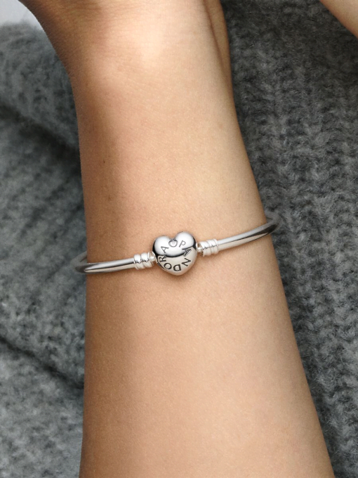 Pandora Moments Heart Clasp Bangle - Image 2