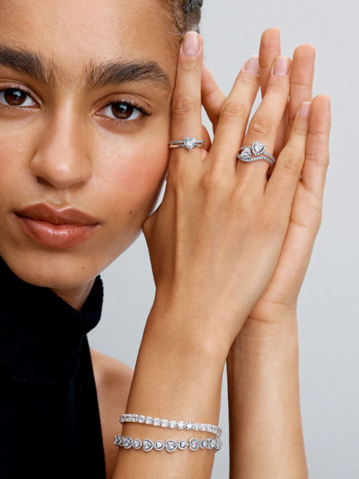 Wavy Pave Heart Ring - Image 6