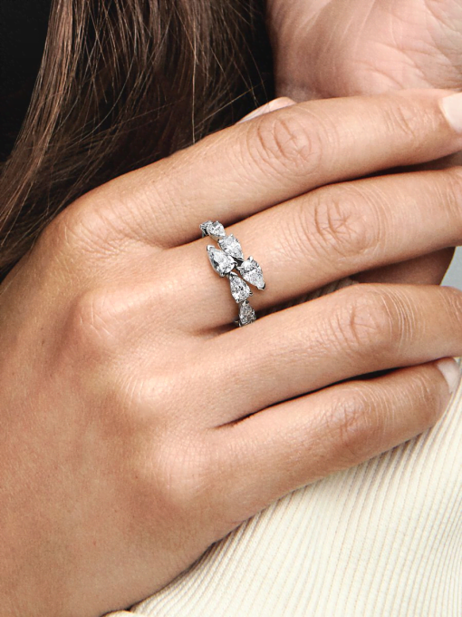 Sparkling Overlapping Band Ring - Image 2