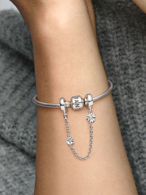Daisy Flower Safety Chain Charm - Image 2