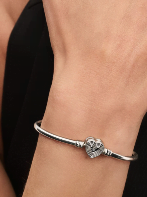 Radiating Heart Clasp Bangle - Image 2
