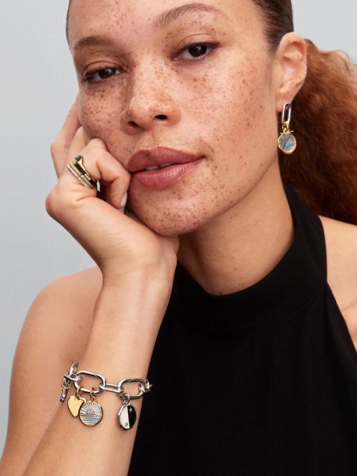 Openable Stud Earrings - Image 3