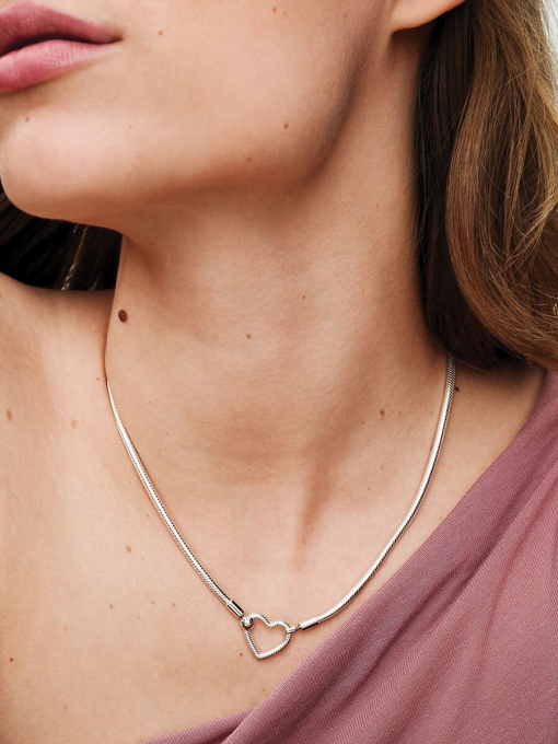 Heart Closure Snake Chain Necklace - Image 4