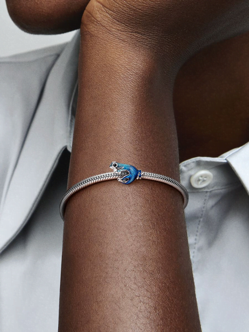 Metallic Blue Gecko Charm - Image 2