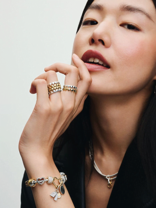 Row of Hearts Ring - Image 6