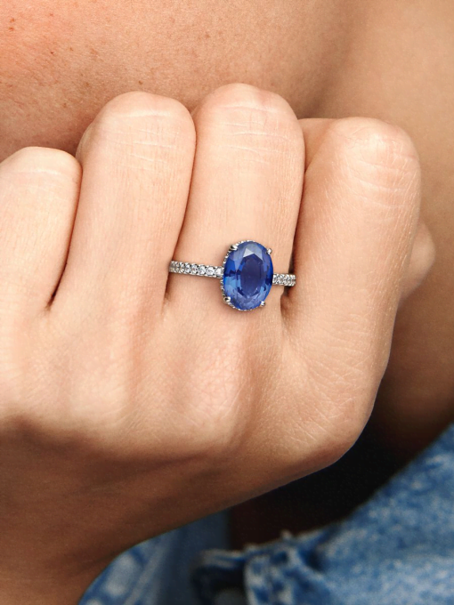 Sparkling Statement Halo Ring - Image 2