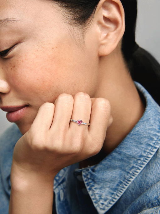 Sparkling Red Heart Ring - Image 4