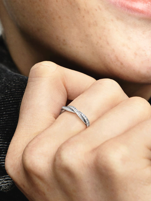Sparkling Twisted Lines Ring - Image 2