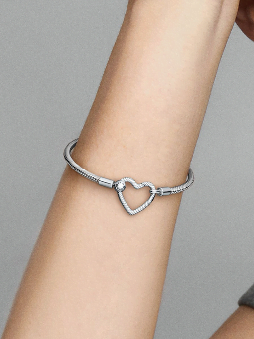 Pandora Moments Heart Closure Snake Chain Bracelet - Image 2