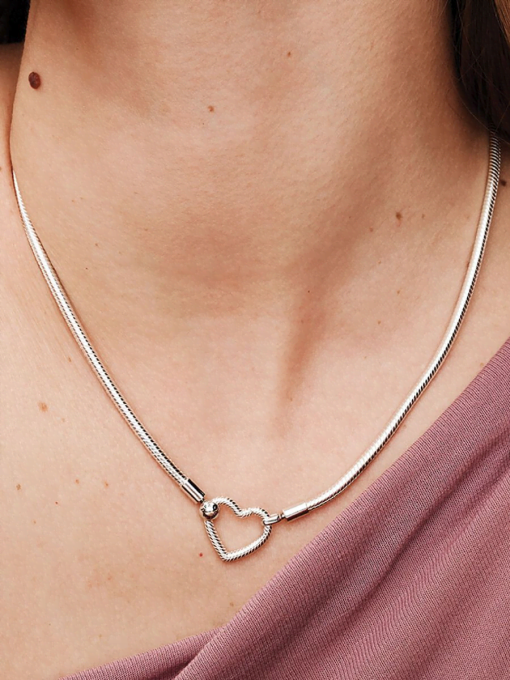 Heart Closure Snake Chain Necklace - Image 2