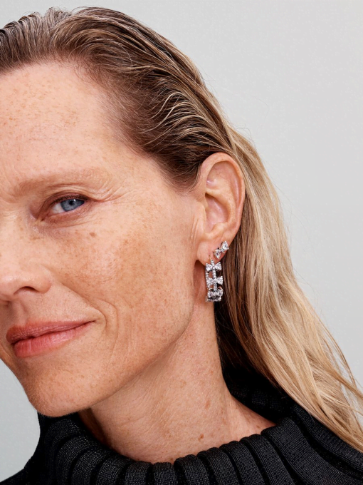 Sparkling Bow Row Hoop Earrings - Image 5