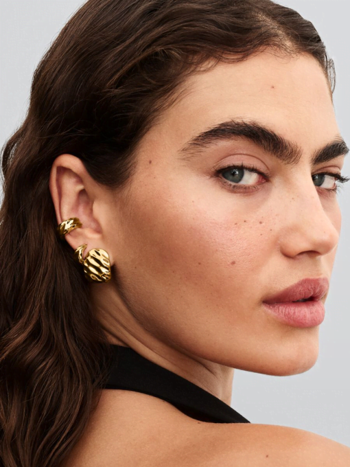 Rippled Wide Hoop Earrings - Image 4